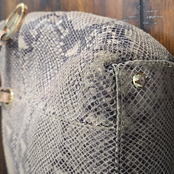 MICHAEL KORS Jet Set Tote Python Print - Picture 13 of 16